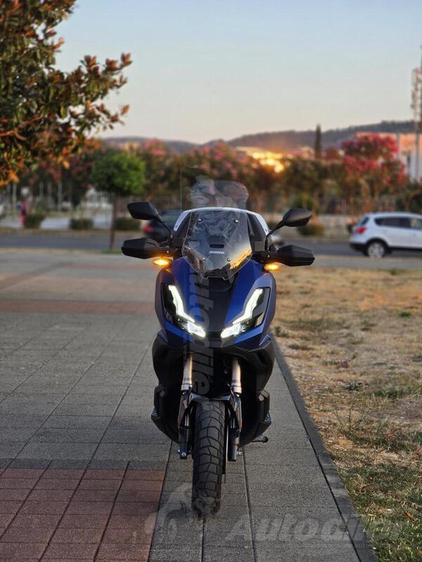 Honda - ADV