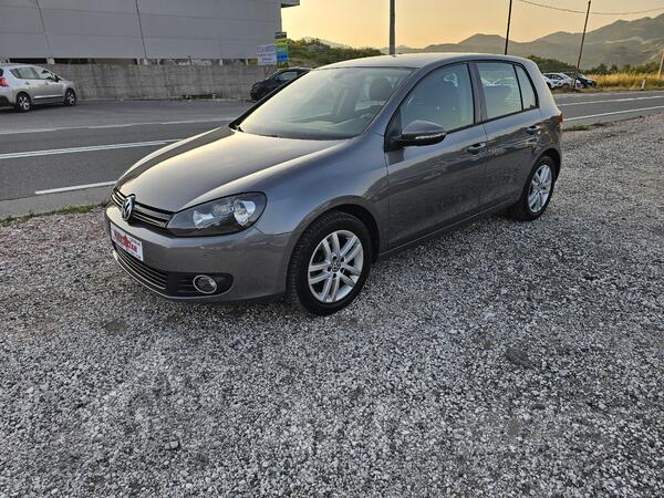 Volkswagen - Golf 6 - 1.6 tdi automatik