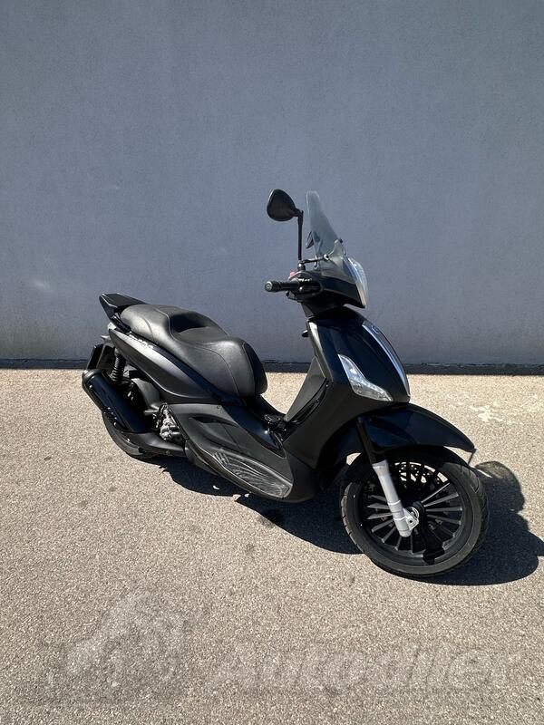 Piaggio - beverly 300s