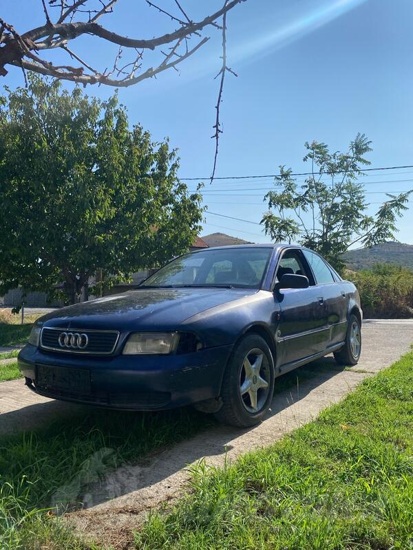 Audi - A4 - 1,6
