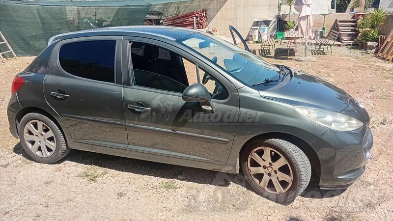 Peugeot - 207 - 1.6 hdi