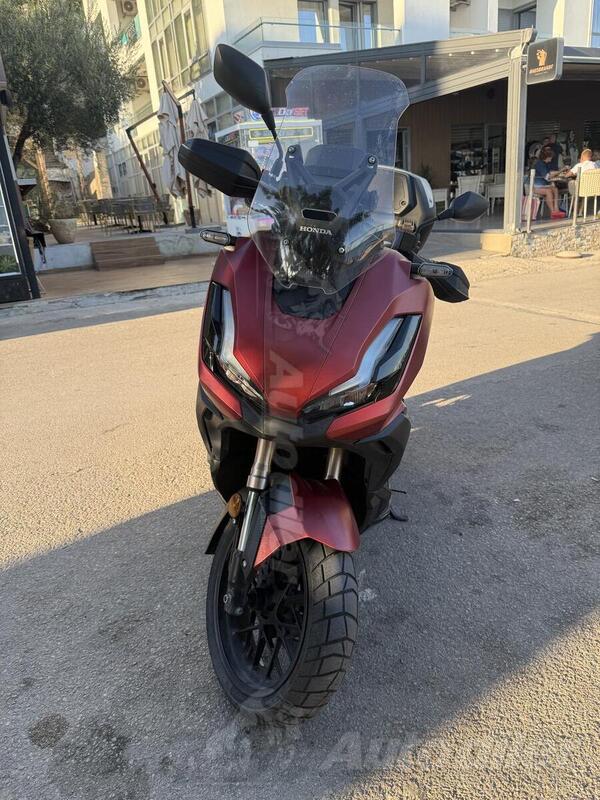 Honda - ADV 350