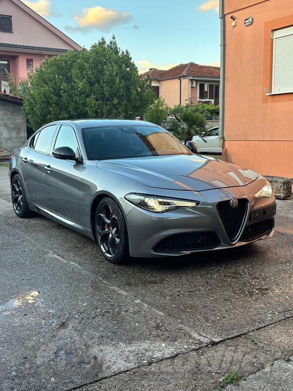 Alfa Romeo - Giulia - 2.2