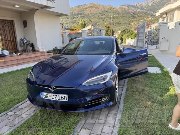 Tesla - Model S - 75D