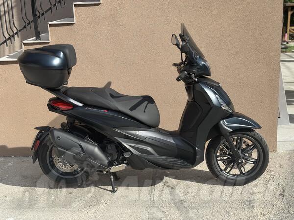Piaggio - Beverly S 400