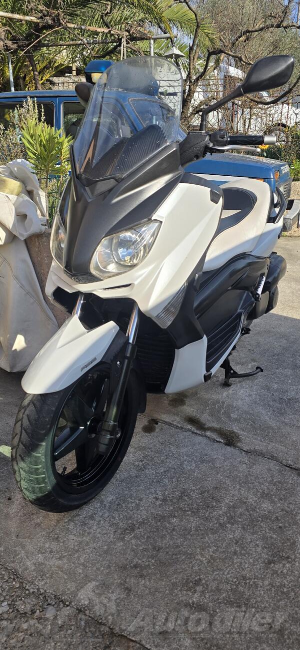 Yamaha - x-max