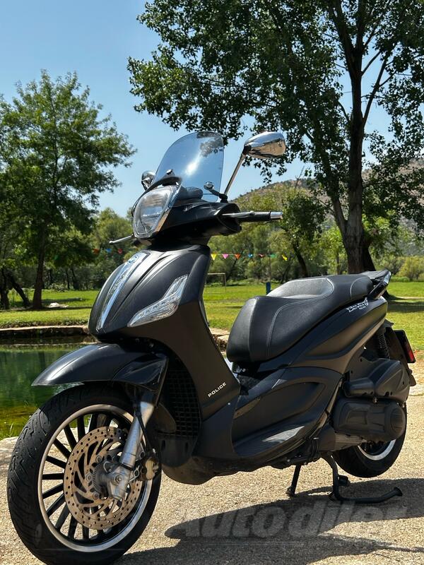 Piaggio - Beverly Police 300S