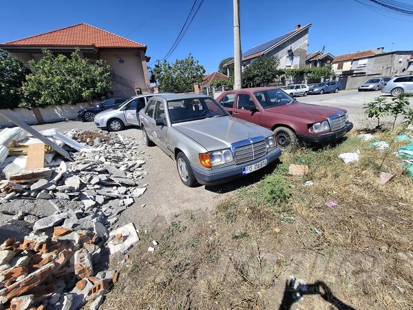 Mercedes Benz - 200 - 200