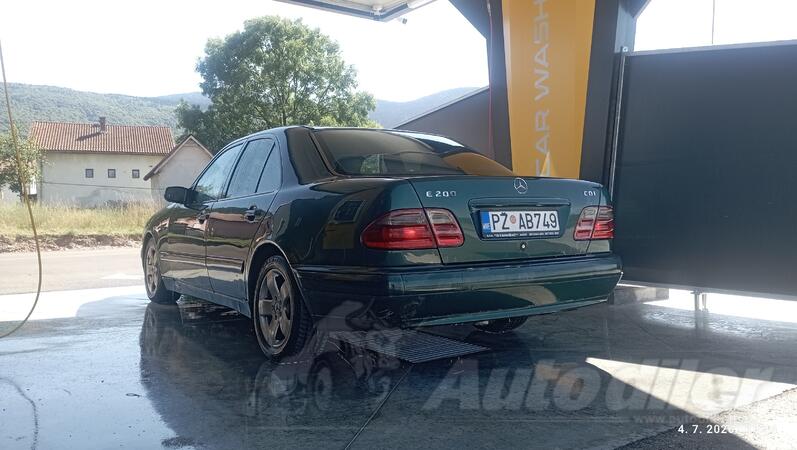 Mercedes Benz - E 200 - cdi