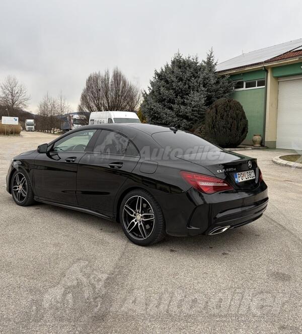 Mercedes Benz - 220 - CLA 220 d AMG