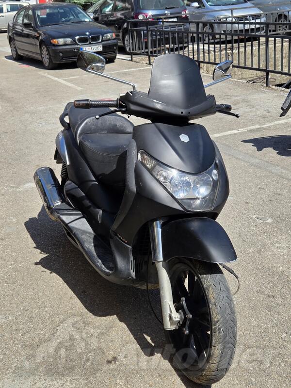 Piaggio - beverly 400