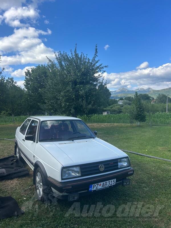 Volkswagen - Jetta - 1.3 benzin