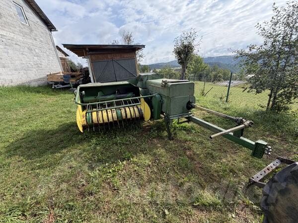 John Deere - 224T