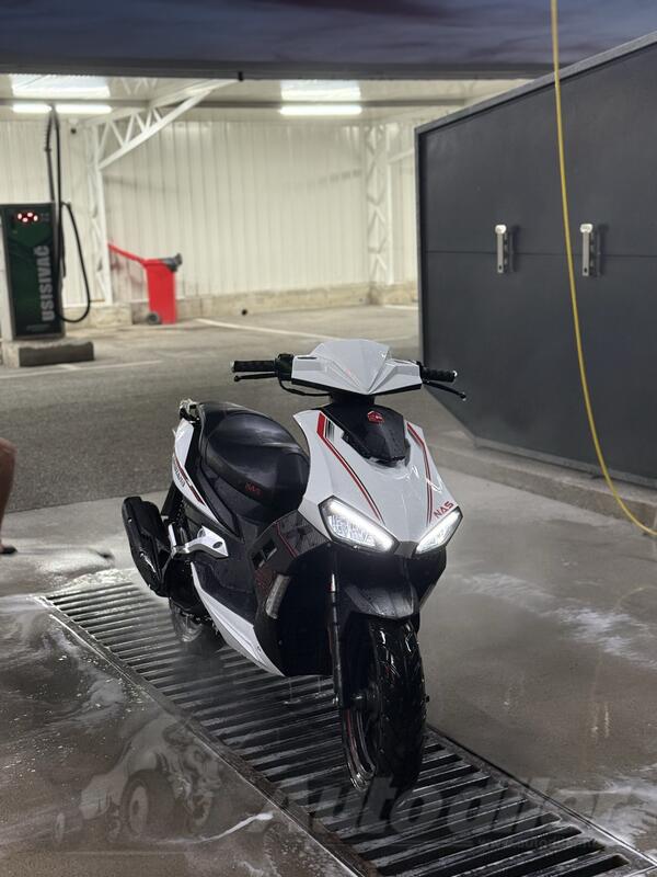 NAS - Mustang 125cc