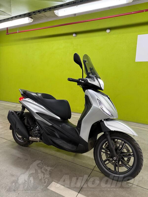 Piaggio - Beverly 300 S