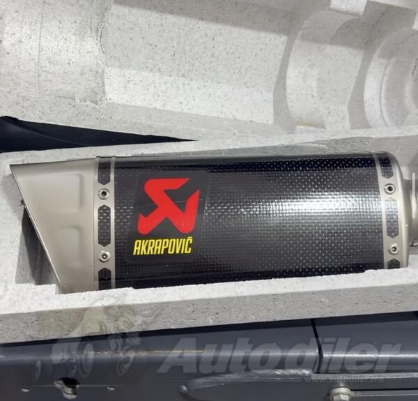 Yamaha - akrapovic