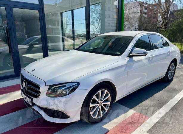 Mercedes Benz - E 220 - E220. 4 matic