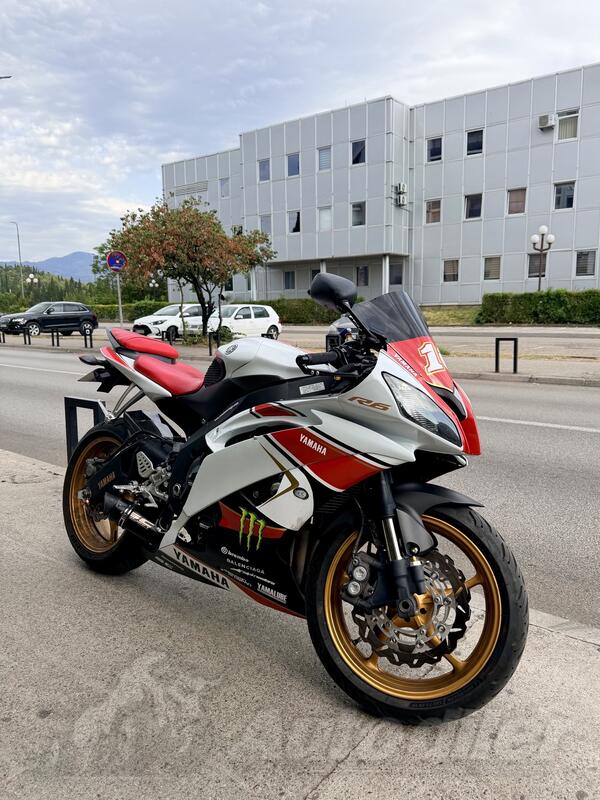 Yamaha - Yamaha R6