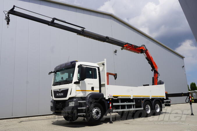 MAN - TGS 26.420 6×4 / kamion sa ravnom platformom / Fassi F215A.2.24 / rotator / daljinski uprav...