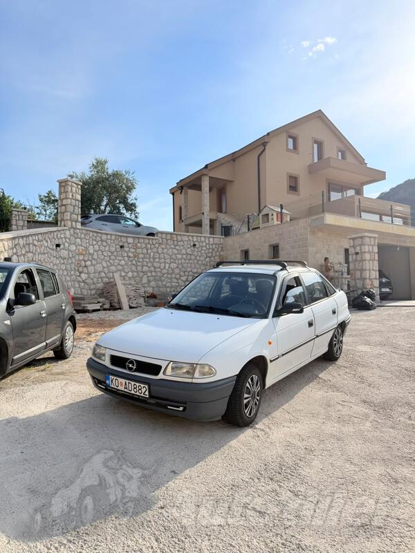 Opel - Astra - 1.4