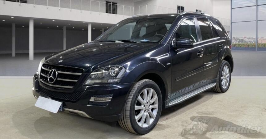 Mercedes Benz - ML 300 - 300CDI-09/2011