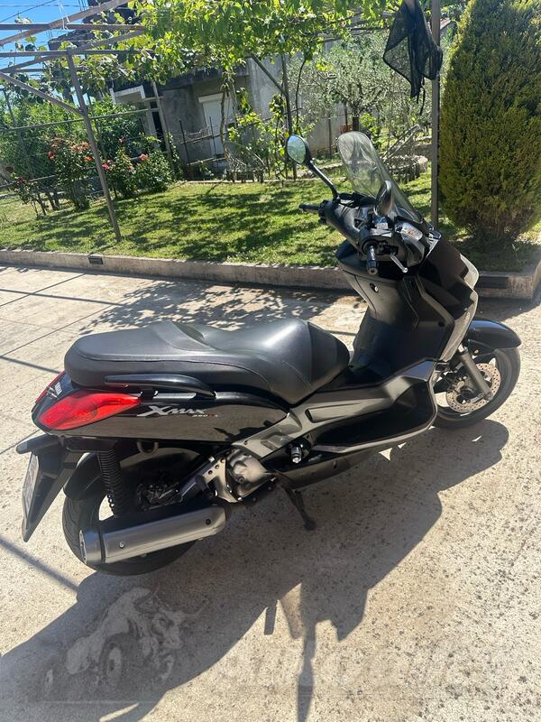 Yamaha - x max