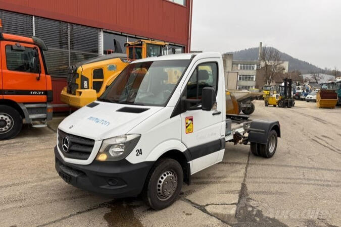 Mercedes Benz - Sprinter 519 CDI / 4x2 / Šasija sa kabinom / Tegljač do 3,5 t / AL098