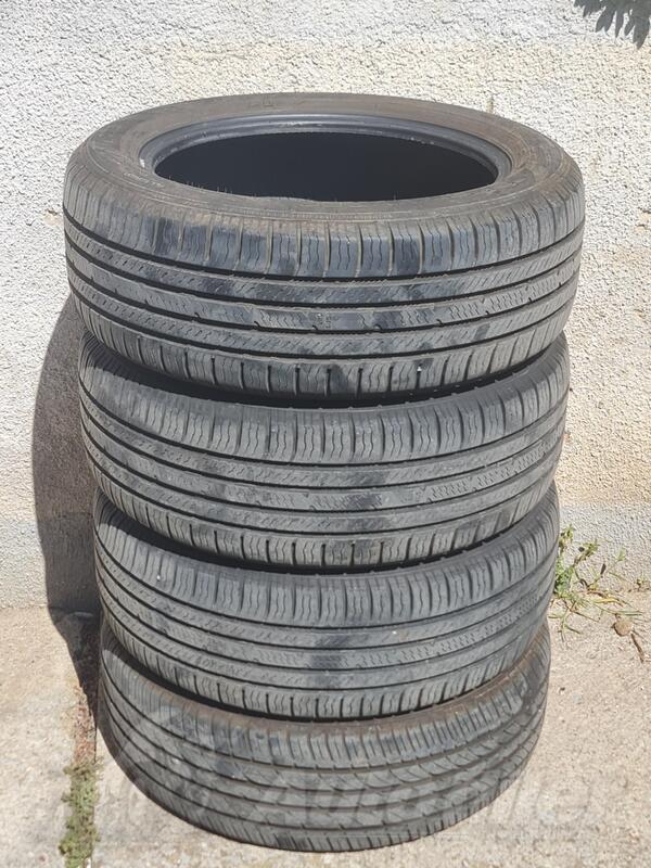 Nokian - 215 55 17 - Univerzalna guma