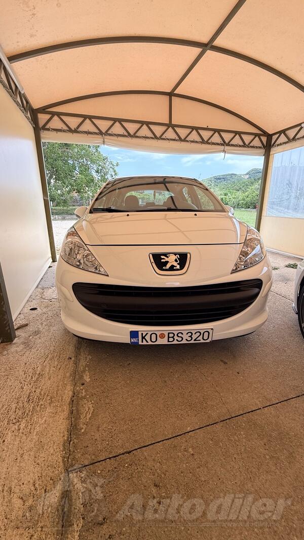 Peugeot - 207 - 1.4e