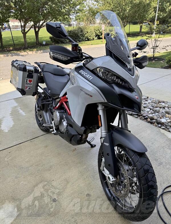 Ducati - Multistrada 950