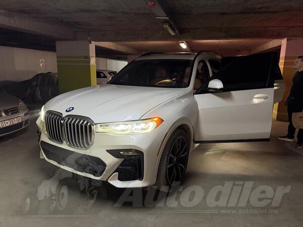 BMW - X7 - 4,4 benzin