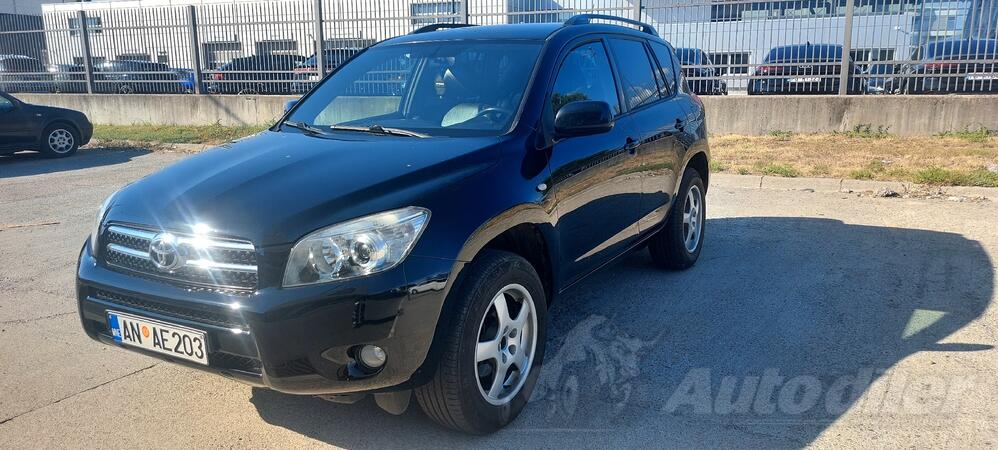 Toyota - RAV 4 - 2.2