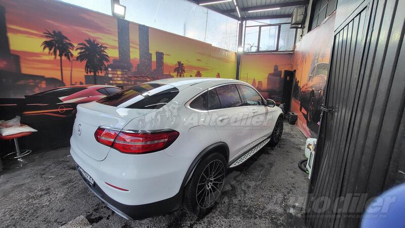 Mercedes Benz - GLC 220