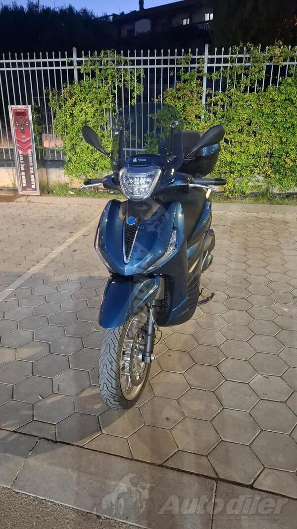 Piaggio - Beverly 300 hpe