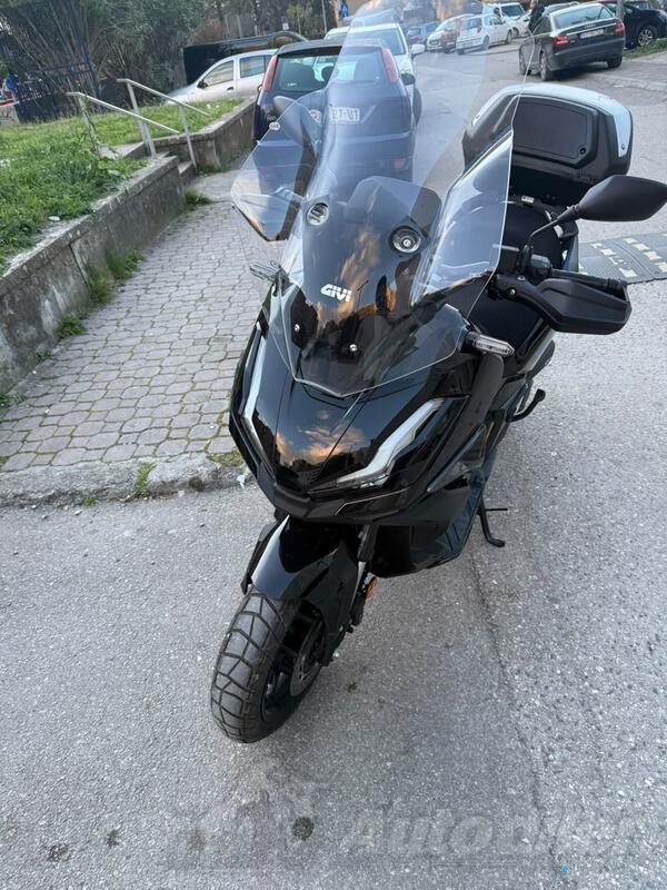 Honda - ADV 350