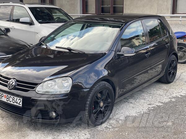 Volkswagen - Golf 5 - 1.9 77