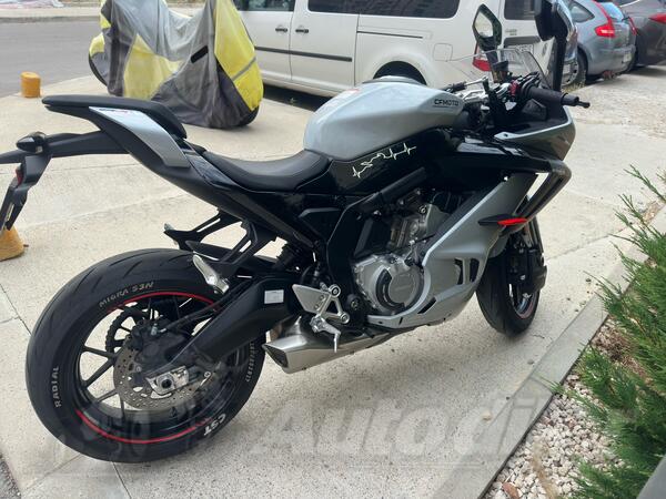 CFMoto - 675srr