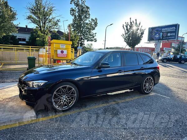 BMW - 320