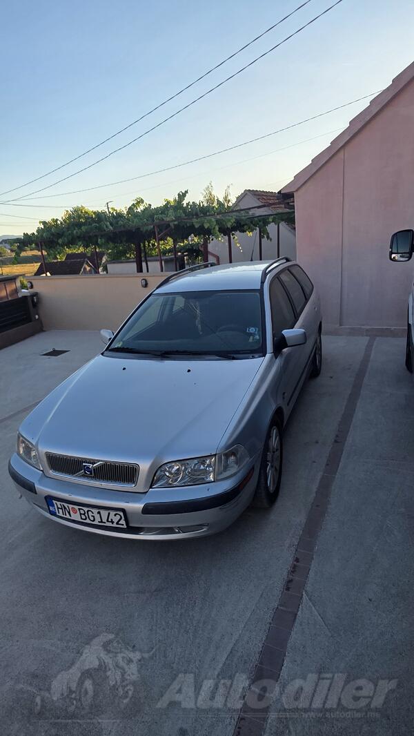 Volvo - V40 - 1.9