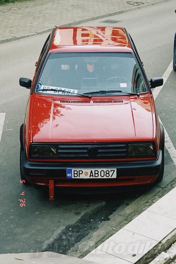 Volkswagen - Jetta - 2