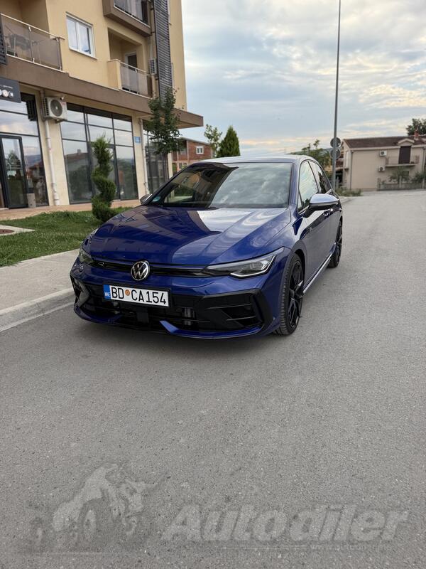 Volkswagen - Golf 8 - 2.0 tsi