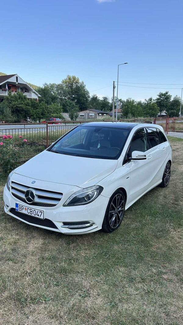 Mercedes Benz - B 180 - b180