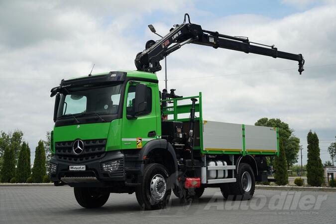 Mercedes Benz - AROCS 1835 / 4x4 / kran / kamion s ravnom platformom / IMP-4426