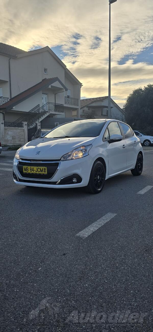 Peugeot - 208 - 1.6 hdi