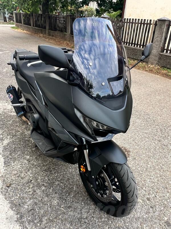 Honda - Forza 750