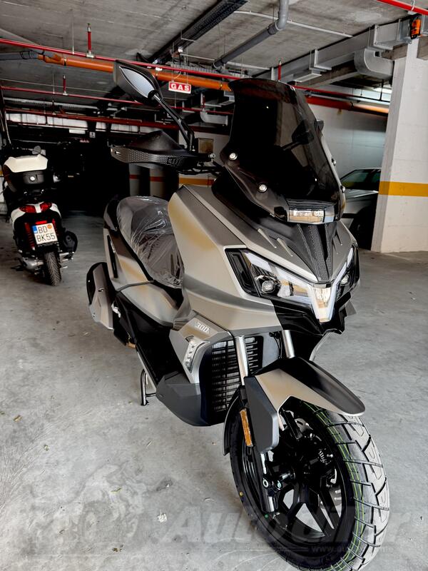 SYM - ADX 300