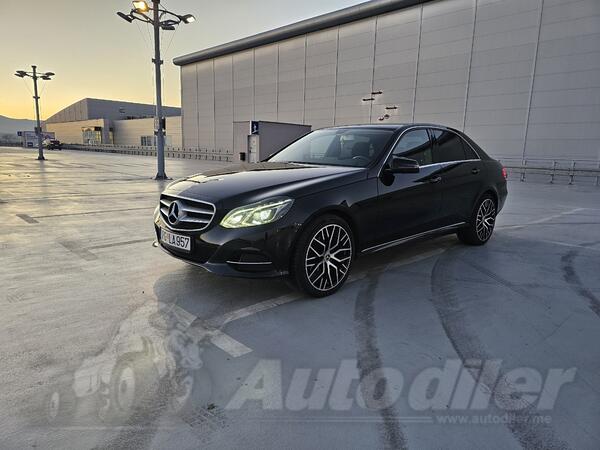 Mercedes Benz - E 220 - 220