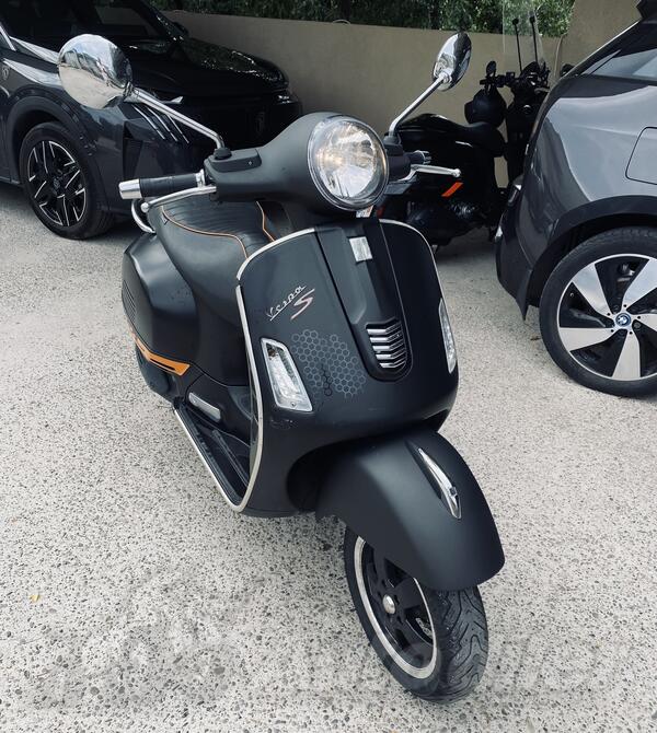Vespa - GTS300