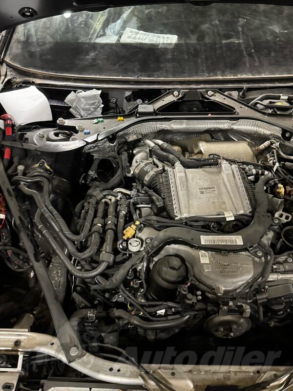 Motor za Automobile - Audi - A8    - 2022