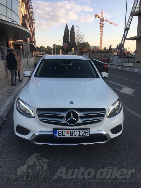 Mercedes Benz - GLC 220